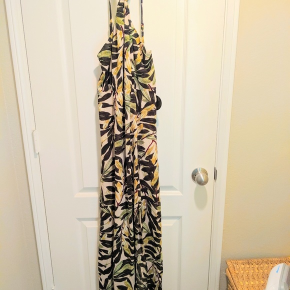 💛NWT💛 Hot Miami Styles Double Slit Halter Maxi-L - Picture 8 of 8